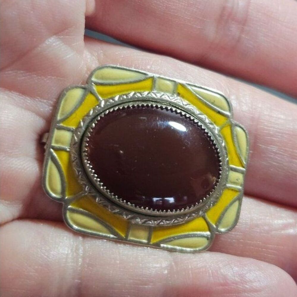 Silver Tone Vintage Art Deco Yellow Enamel Oval Carnelian Stone Brooch